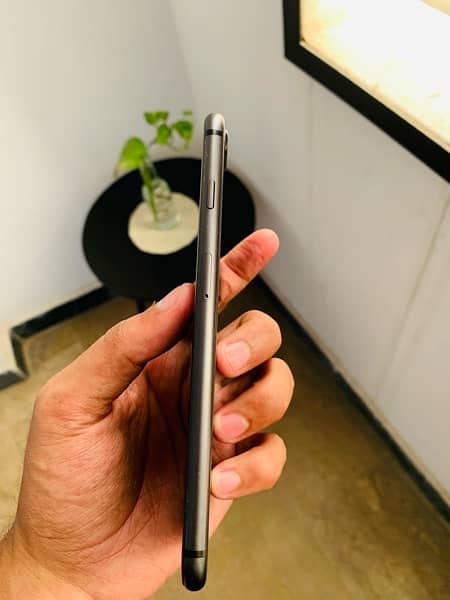 Iphone 8 plus (PTA Approved) 2