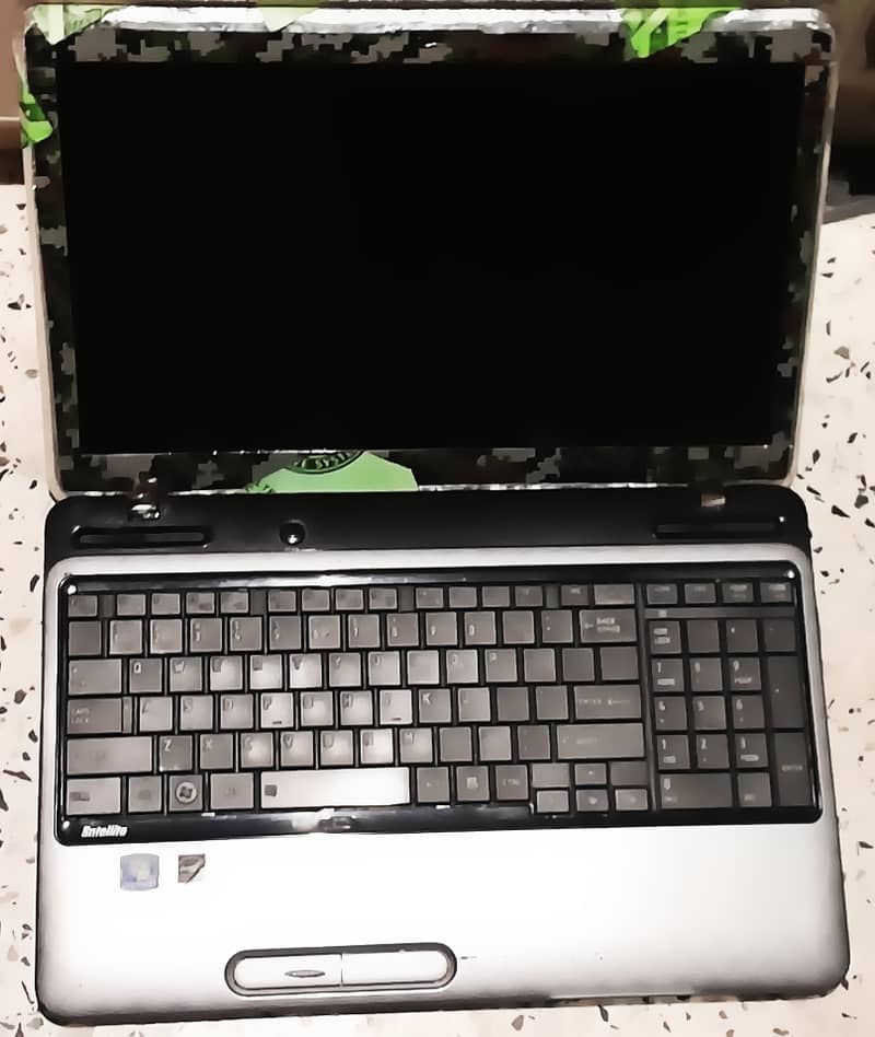 Toshiba Satellite Laptop AMD Processor (not samsung-hp-Dell-asus-apple 1