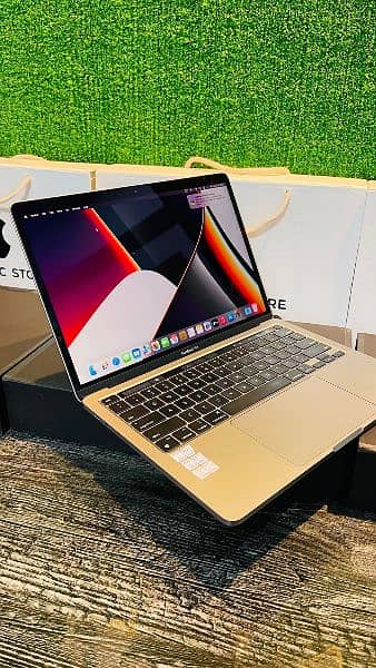 Macbook Pro & Air  m1 m2 m3 (13" to 16") 8/256 512,1TB. 16/256,512,1TB 1