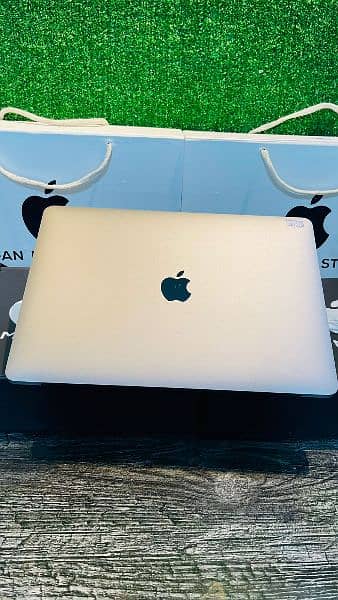 Macbook Pro & Air  m1 m2 m3 (13" to 16") 8/256 512,1TB. 16/256,512,1TB 2