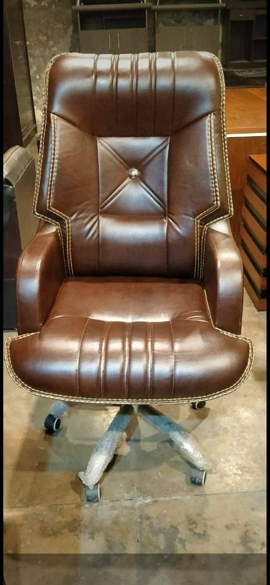 Executive chair  - office chair/visitor chair Revolving chair for sale 12