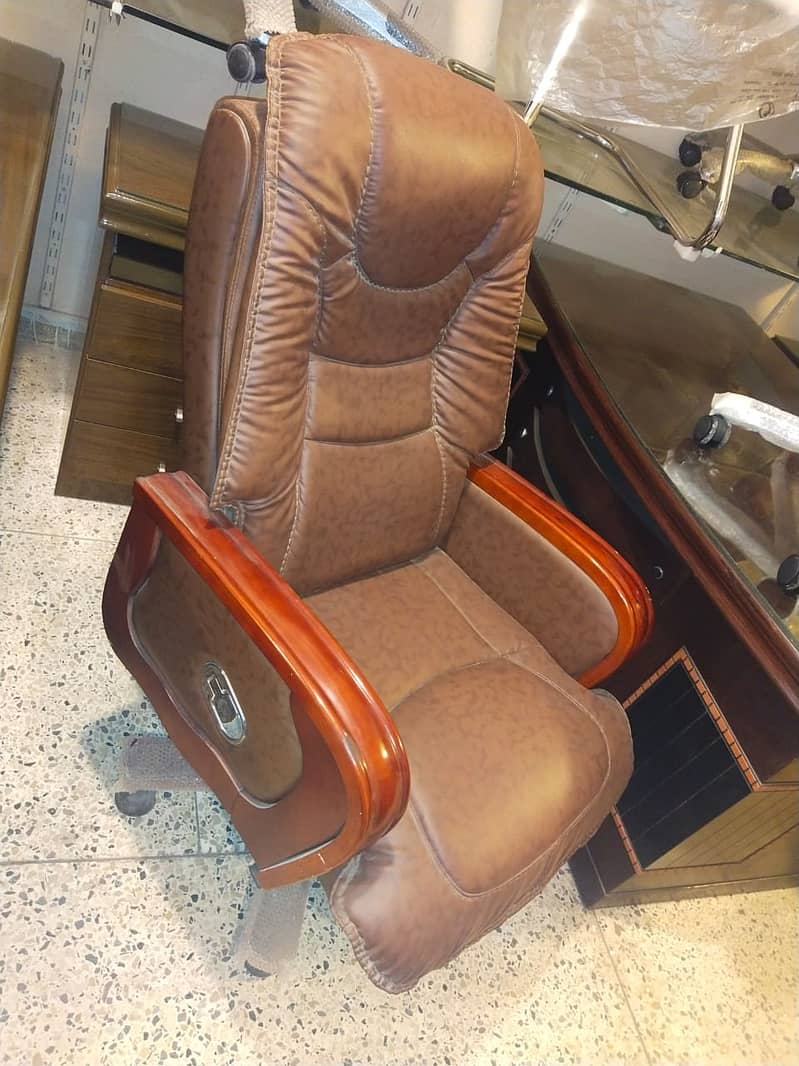 Executive chair  - office chair/visitor chair Revolving chair for sale 14