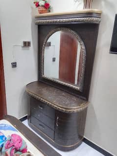 dressing table