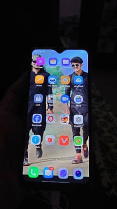 vivo s1 condition apka samna hi. panel kA glass krack hi