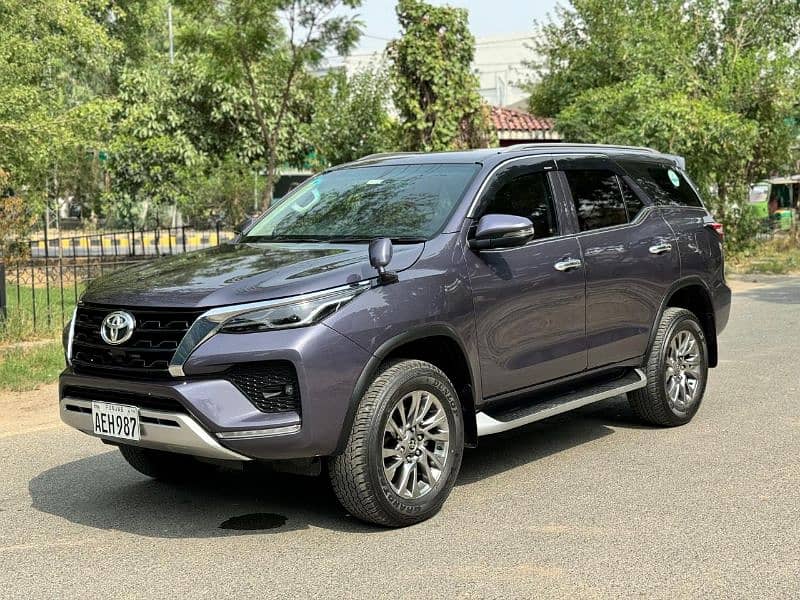 Toyota Fortuner V 2021 new shape 1