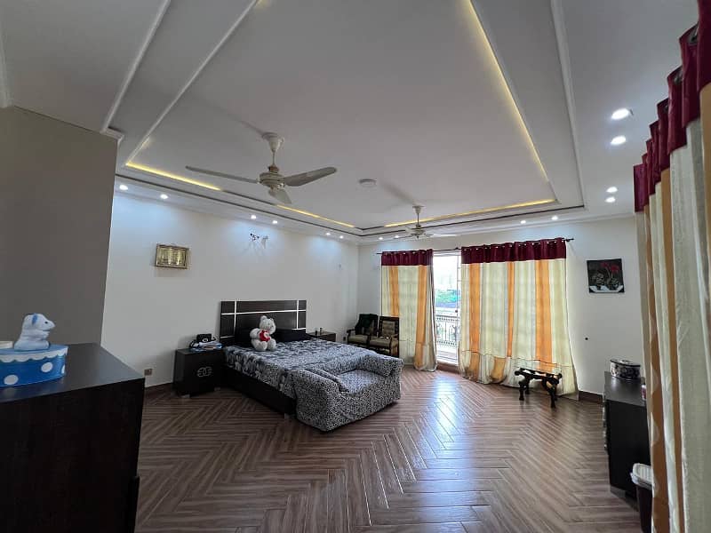 1 Kanal House Available For Sale In Lake City Sector M-2 32