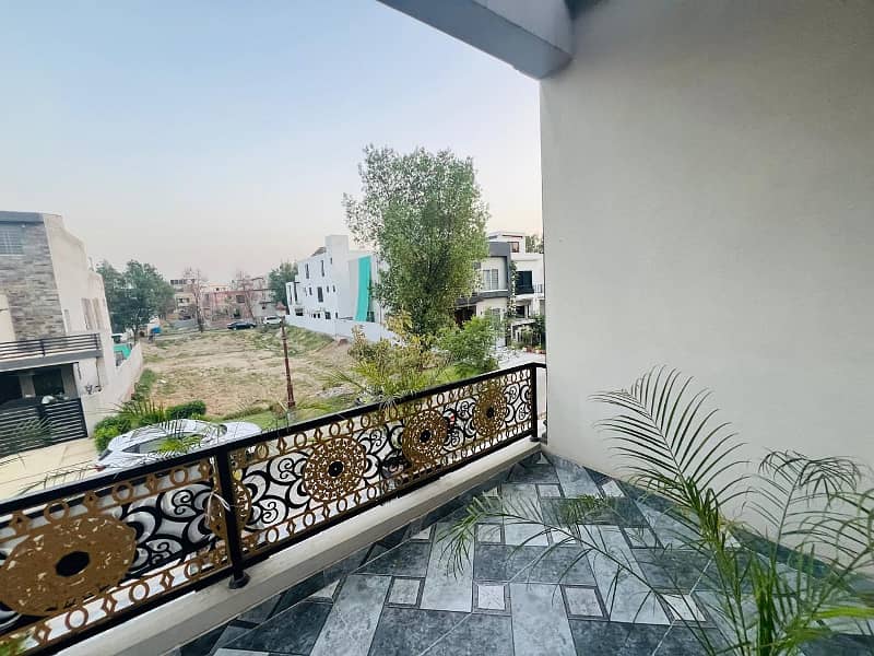 10 Marla Beautiful House Available For Sale In Lake City Sector M-2 Block A 18