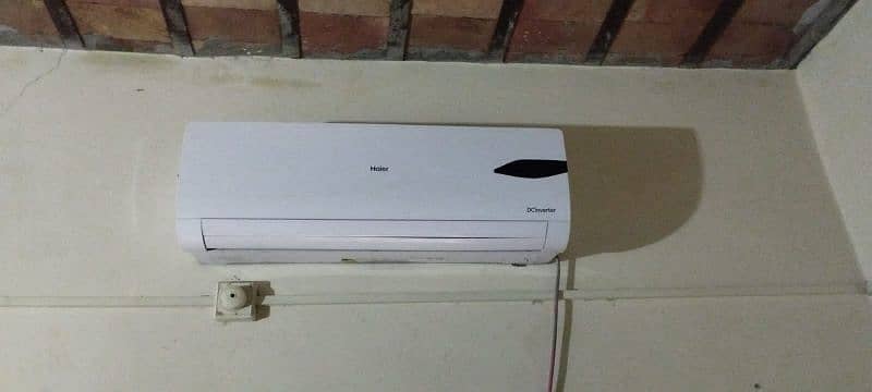 Haier DC inverter Ac 1.5 ton used like new. . no repair no fault. . 4