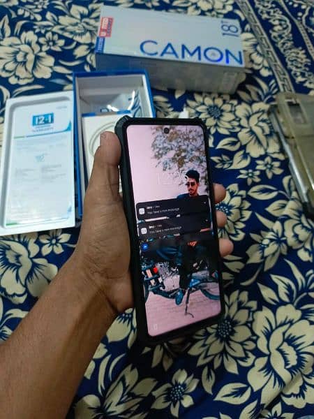 Camon 18t complete Box 3