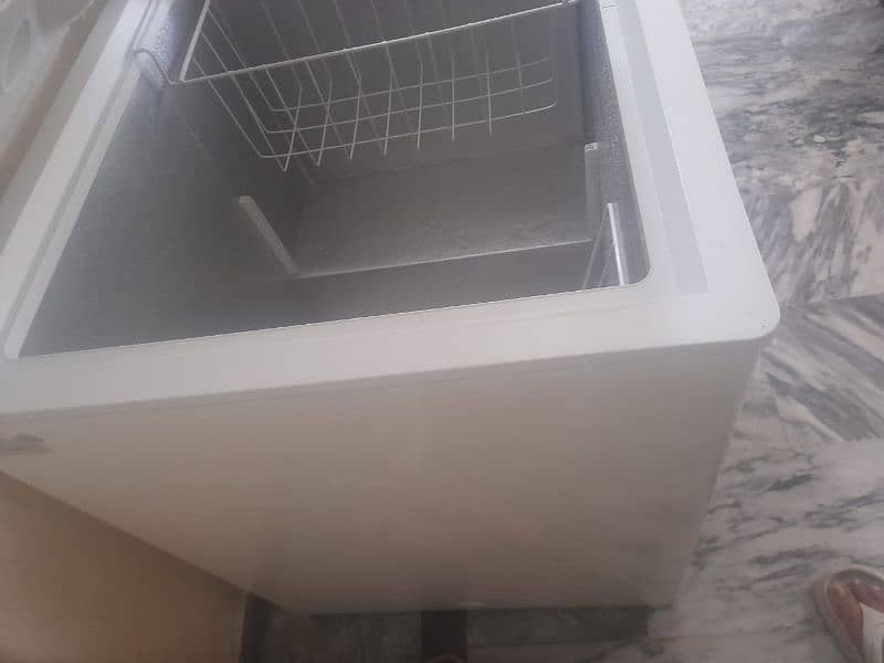 new freezer 10/10 condition just 1 month use 5