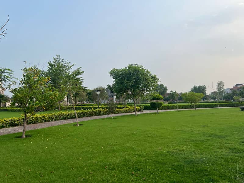 1 Kanal Facing Park Pair Plots 3