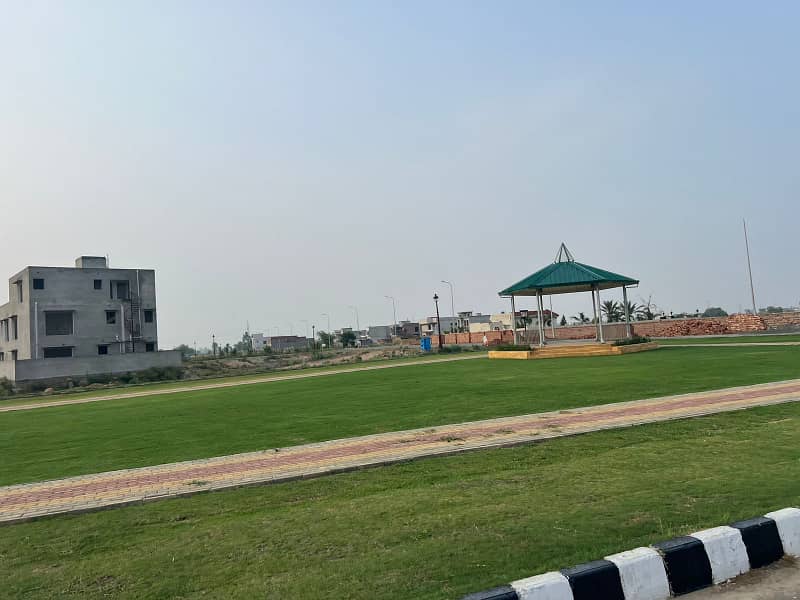 1 Kanal Plot Corner And Facing Park In Golf Sector 5