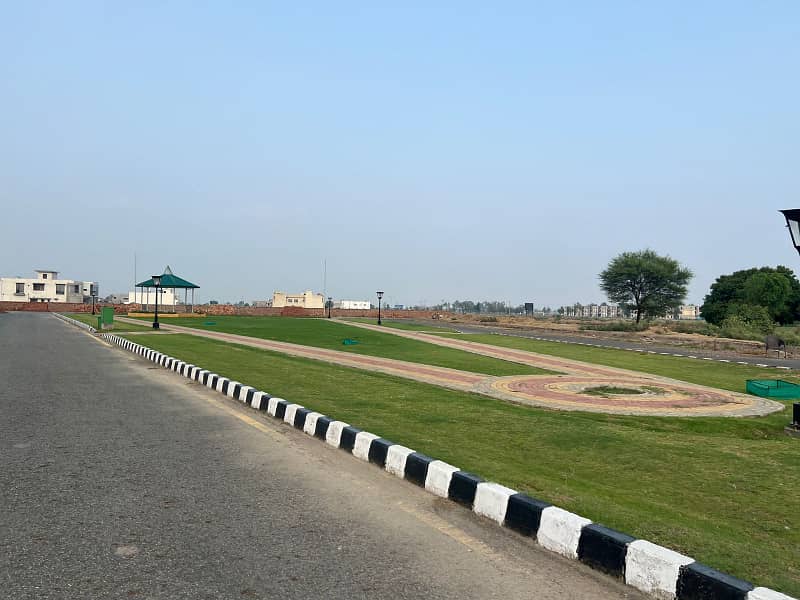 1 Kanal Plot Corner And Facing Park In Golf Sector 7