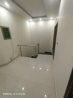 1 kanal upper portion available for rent with gass good location 0