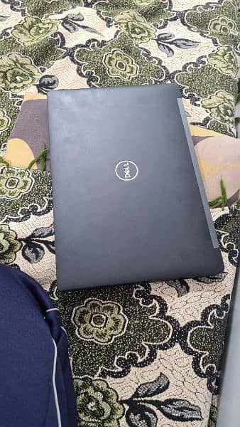 dell latitude 7390 , i5 or 8gen 0