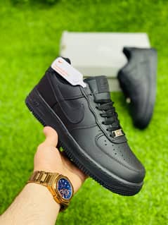 Shoes NIKE AIR FORCE 1 LOW ’07 TRIPLE BLACK