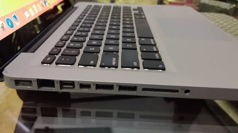 MacBook  pro 5