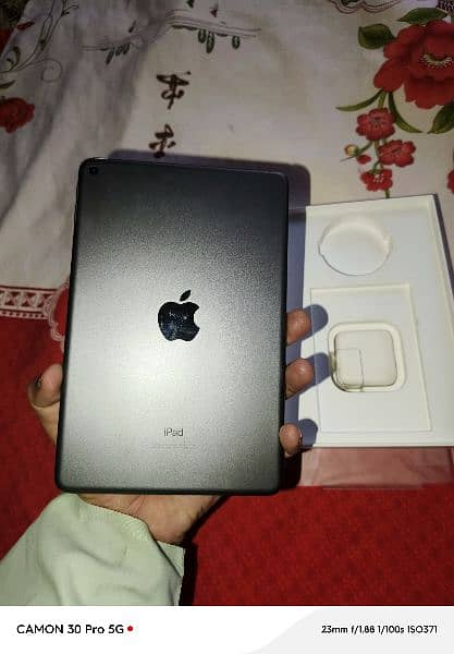 ipad mini 5 10by10 condition original LLA model 2