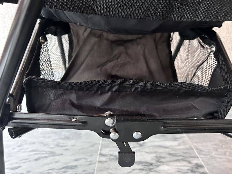 dubai import unused branded C-MAX foldable baby pram/stroller 3