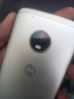 moto g5 plus glass creak hai xchang possible