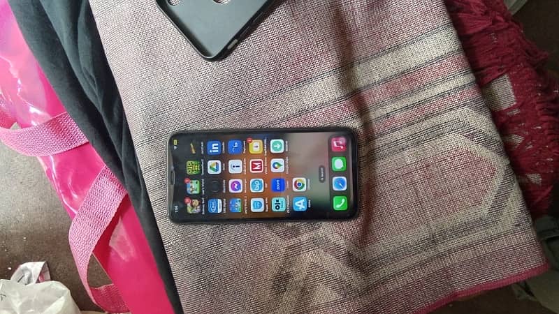 IPHONE XS NON PTA 2