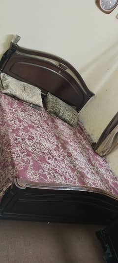 King size bed set in good condition for sale 0