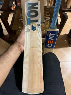 pure English willow hard ball cricket bat at factory rate