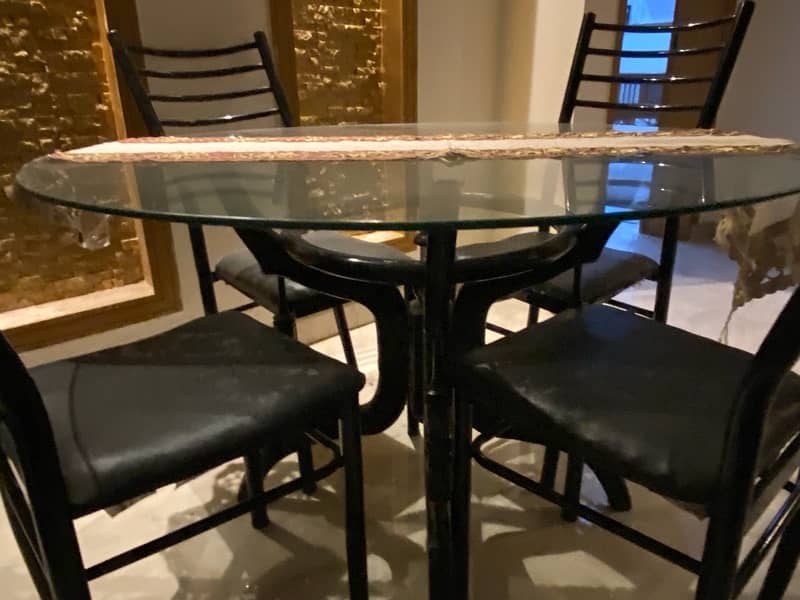 4 chairs Dining table for sale 3