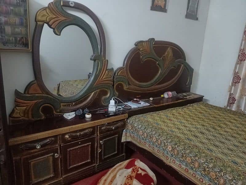 bed dressing table and show case 0