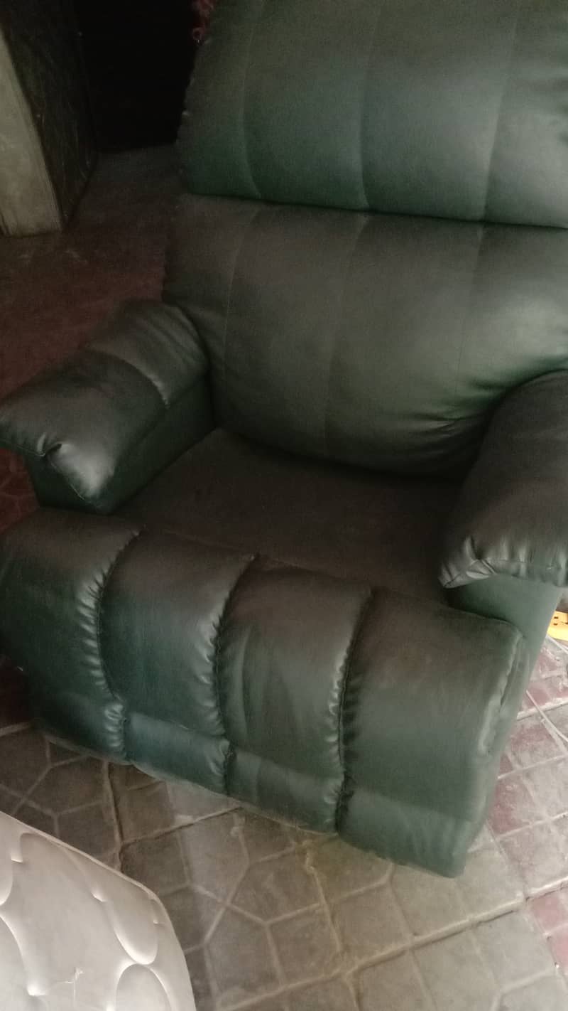 leather recliner sofa green 0