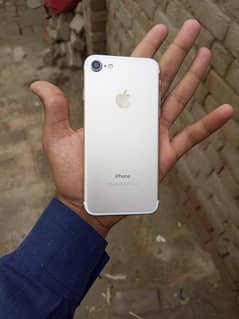 I phone 7 128  pta aprove  hy