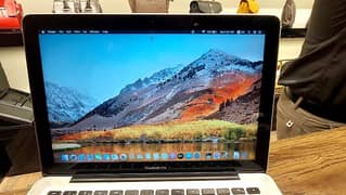 Macbook Pro i7 in Good Condition