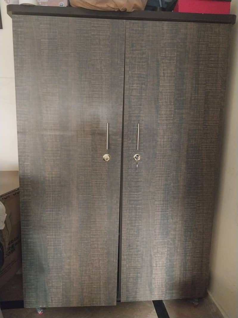 Slghlty used wardrobe for sale 1