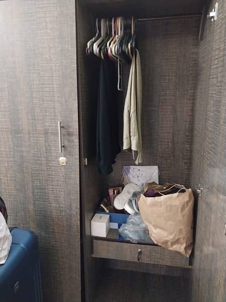 Slghlty used wardrobe for sale 2