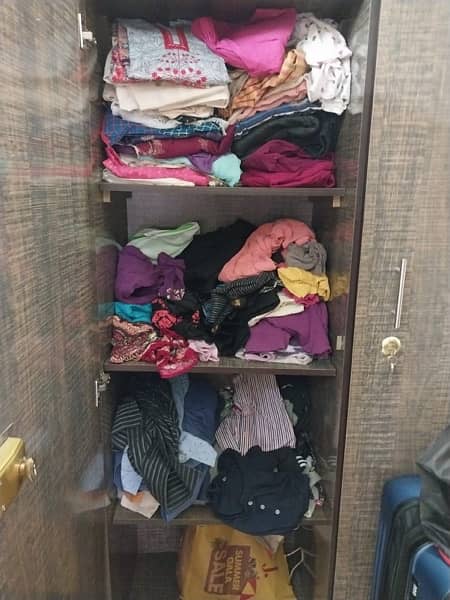 Slghlty used wardrobe for sale 4