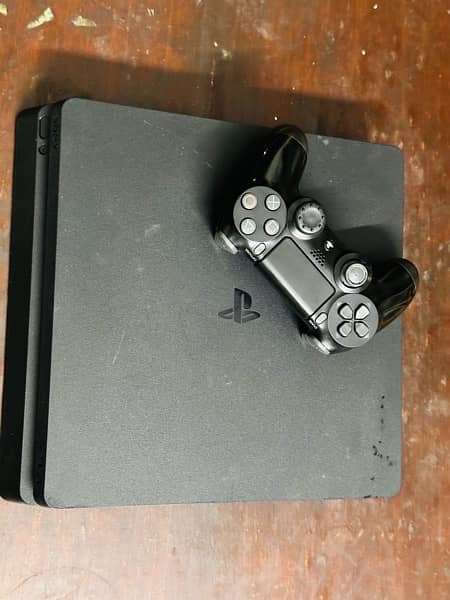 PlayStation 4 Slim 500GB (PS4) 1