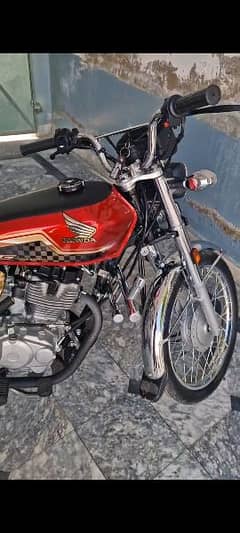 Honda 125 Red Gold Self with all documents clear