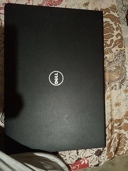 DELL laptop Vostro 14   core i 7  7gen   8gb ram  128 gb rom. 8