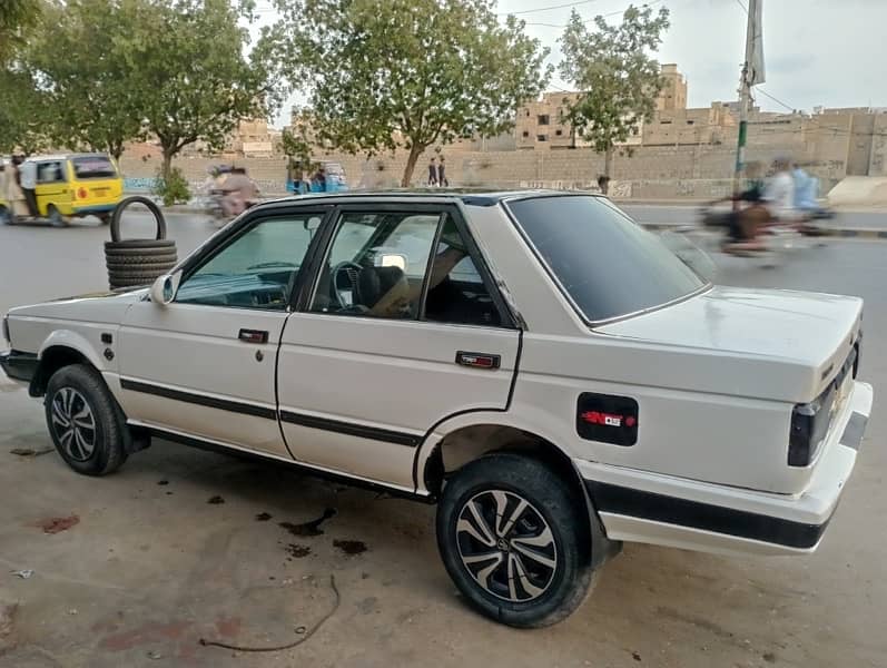 Nissan Sunny 1987 3