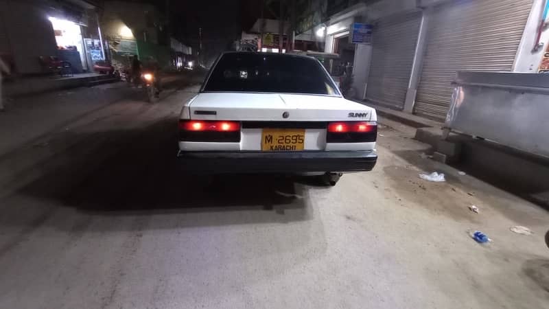 Nissan Sunny 1987 5