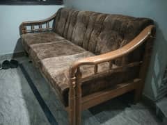 URGENT SALE WOODEN 5 SEATER SOFA SET. 0