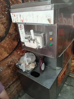 Ice Cream Machine with Counter