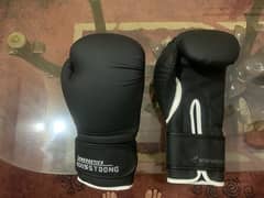 Energetic Boxing gloves Original hain Bilkul Munasib price main