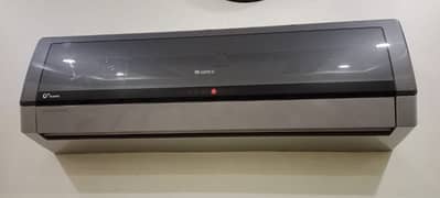 gree inverter ac g10 model with original remote and gas bhi store hay