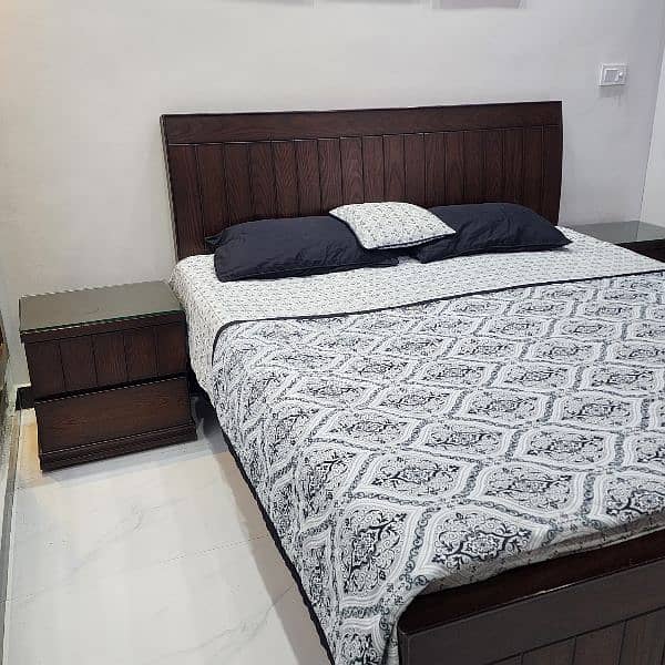 Decent king size bedset (Dark Brown) 3