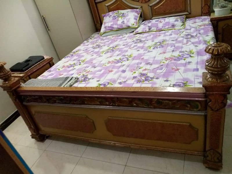 King size Bed with 2 Side Tables and Dressing Table 4