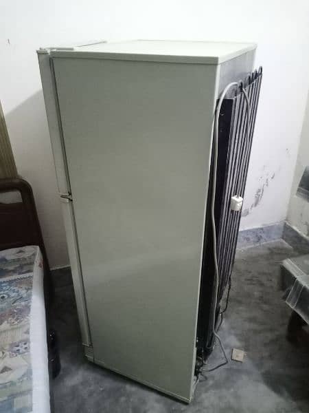 Pel Medium size Fridge for sale good condition 10/10 3