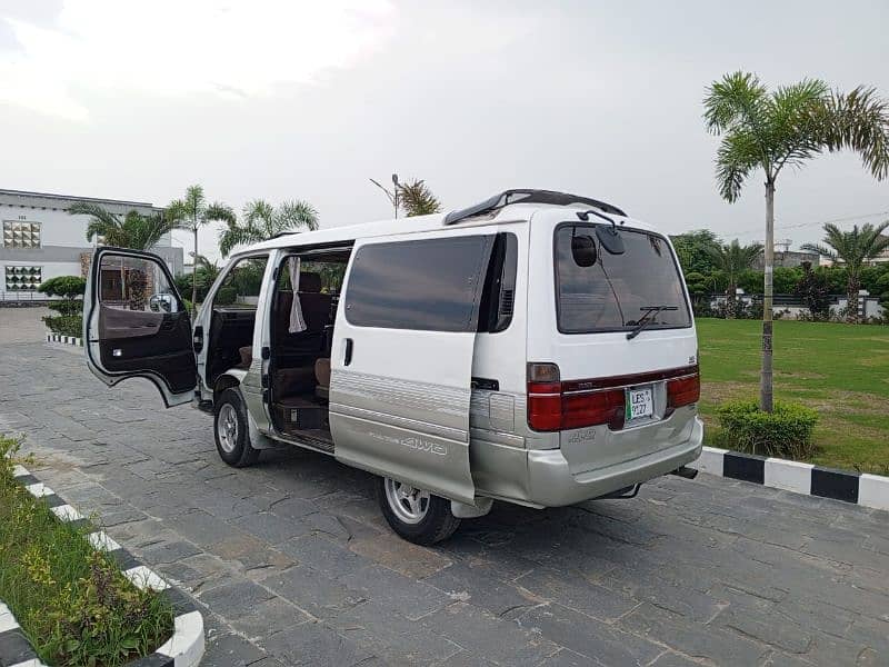 Toyota Hiace 1995 6