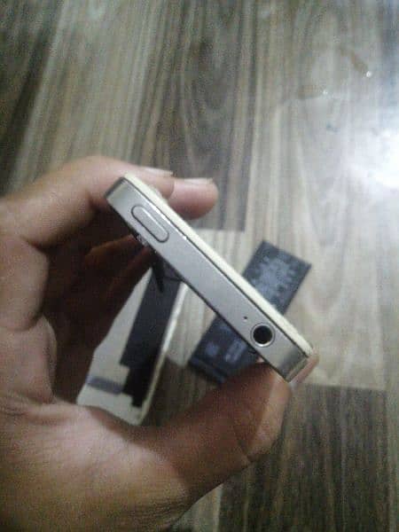 iphone 4s pta 5