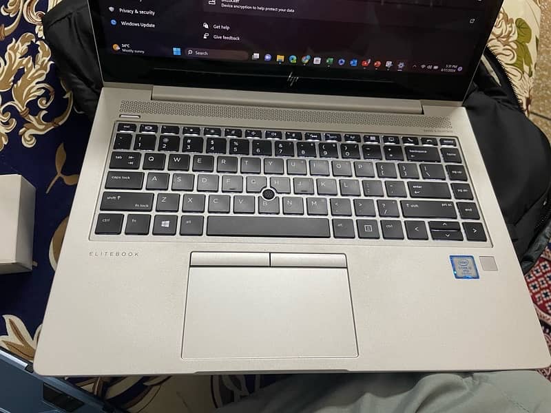 hp elitebook 850 touch screen I5 7th gen 3